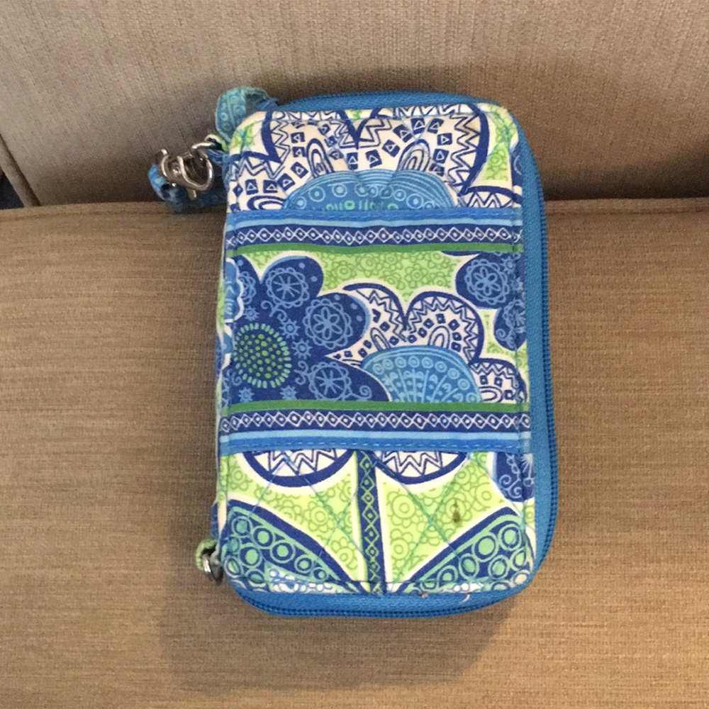 Vera wallet and phone